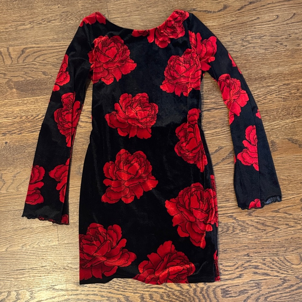 Elegant Red Floral Long Sleeve Dress